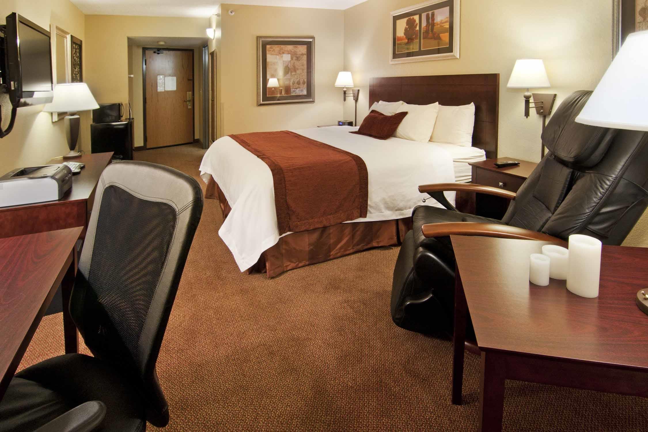 Best Western Plus Dakota Ridge Eagan Room photo